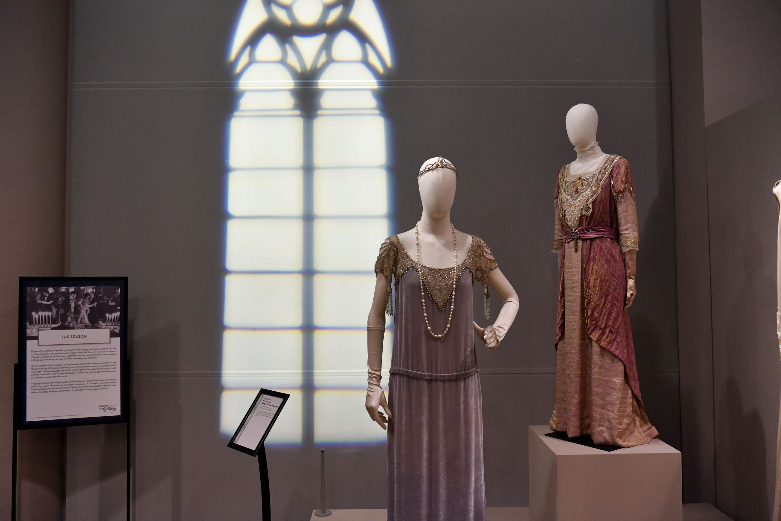 'Dressing the Abbey: the Iconic Wardrobe of Downton Abbey' - Feb. 5 ...