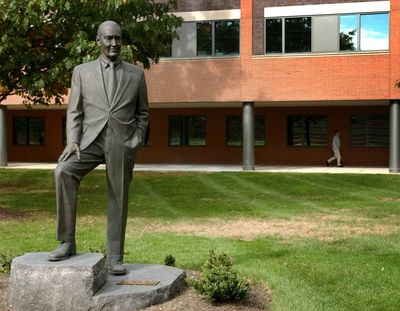 The life size statue of John Bogle, the founder of the Vanguard Group, is shown Oct. 20, 2005, at the headquarters in Malvern, Pa. (Tribune News Service)