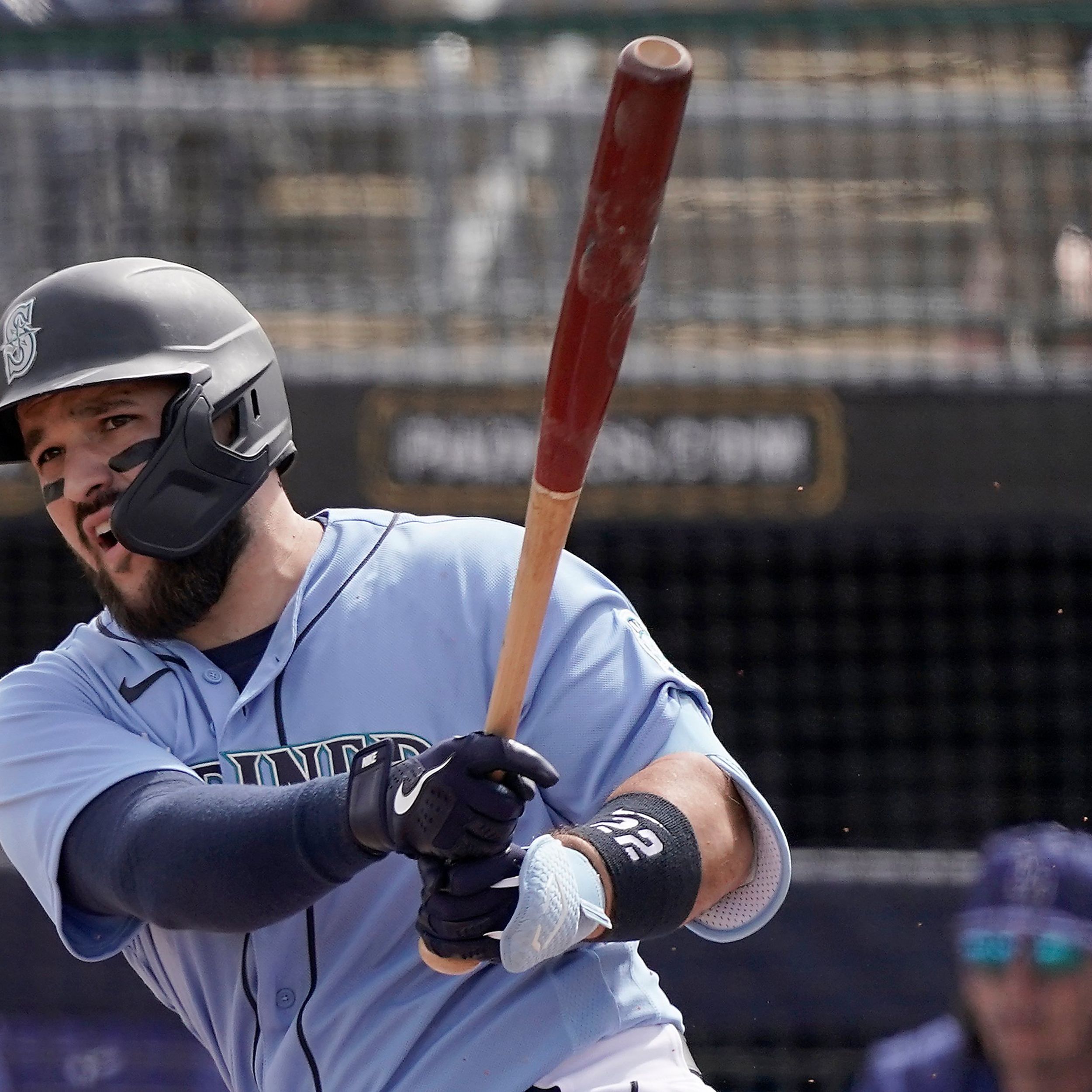 Kyle Lewis hits first Cactus League home run