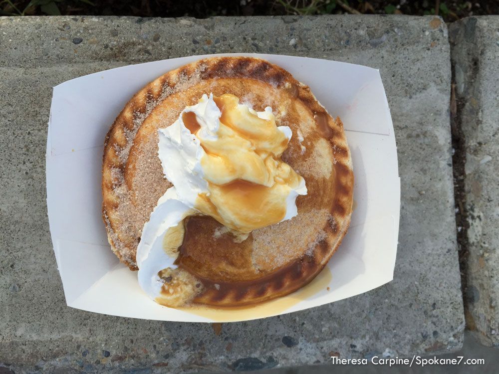 Apple Planetary Pie (Theresa Carpine/Spokane7.com)