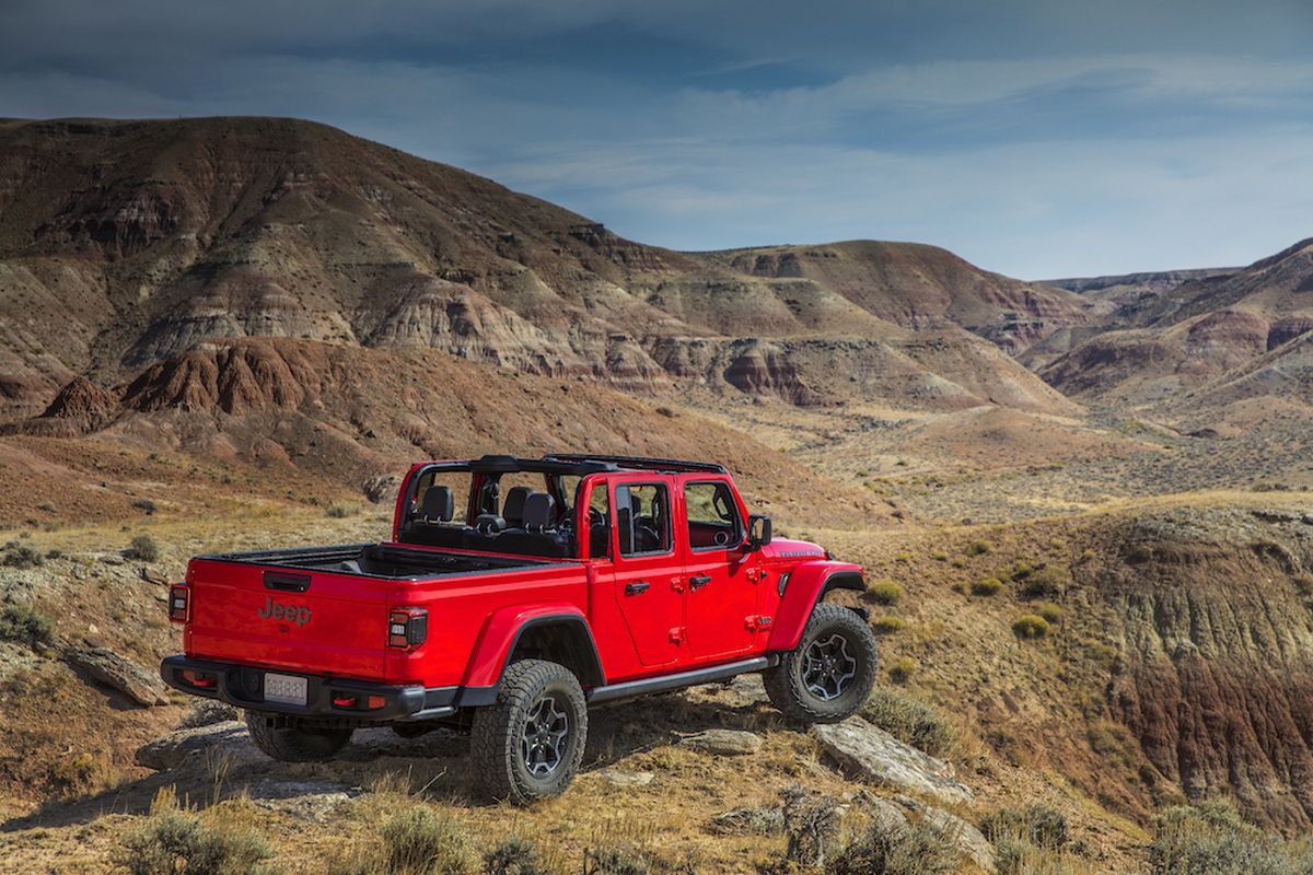 The Rubicon is the ultimate Gladiator. While every Gladiator trim is fitted with four-wheel drive, the Rubicon’s advanced Rock-Trac 4x4 system tackles the thorniest off-road situations. (Jeep)