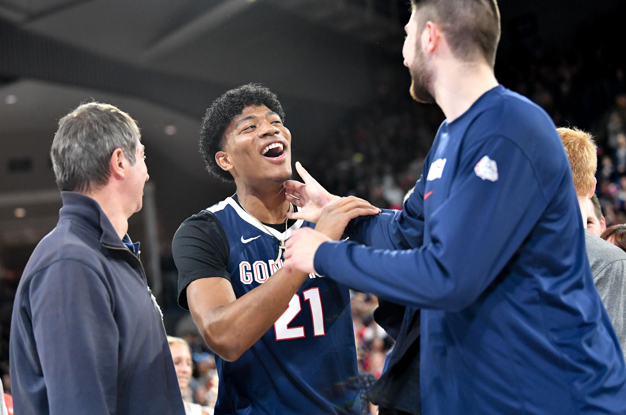 Rui Hachimura makes surprise visit to the Kennel for Gonzaga’s Senior