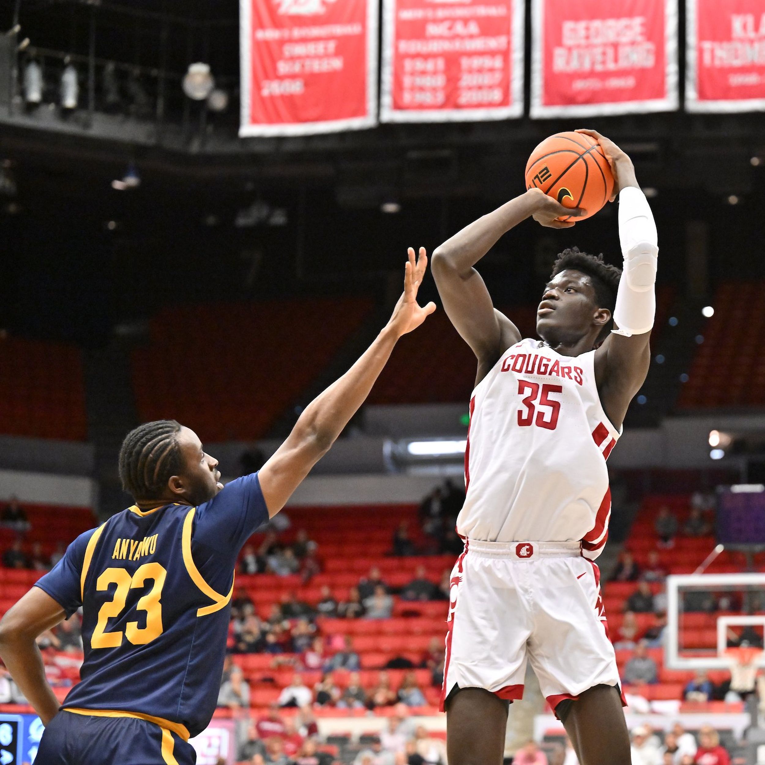 Cougars Host Saint Mary's For Home-Opener - Washington State