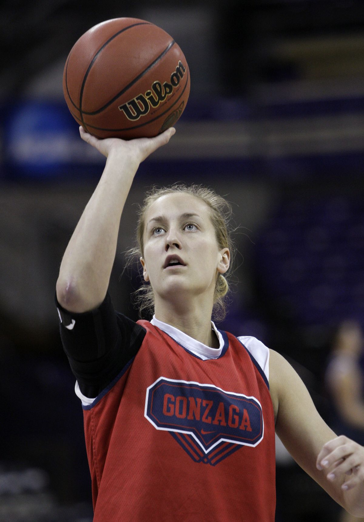 GU’s Heather Bowman takes aim during the Bulldogs’ practice Friday in Seattle.  (Associated Press / The Spokesman-Review)