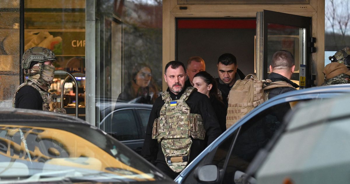 Gunman kills six in Kyiv shooting, hostage situation; police kill suspect