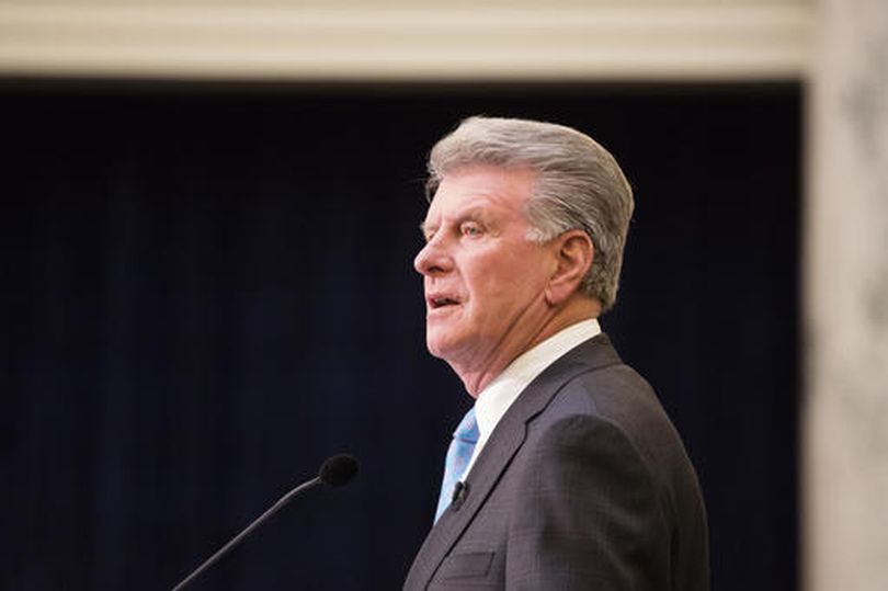 Idaho Gov. Butch Otter delivers his 2017 State of the State message to a joint session of the Idaho Legislature, in the Idaho House chambers on Monday, Jan. 9, 2017 (AP / Otto Kitsinger)