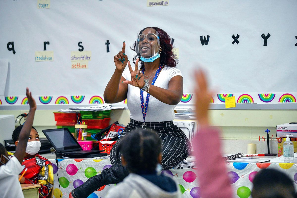 First grade teacher Keyana Gardner instructs her class at Glenmount Elementary/Middle School in Baltimore, Md., on Nov. 1, 2021.  (Jerry Jackson)