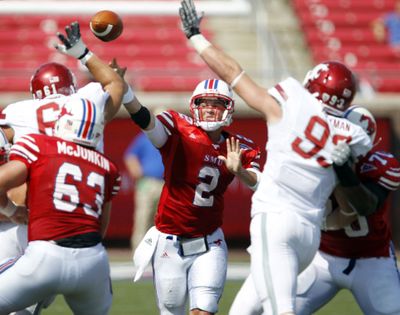 Kyle Padron throws a pass against WSU in an SMU victory in 2010. Padron will face Cougars again Saturday, this time as Eagles’ QB. (Associated Press)