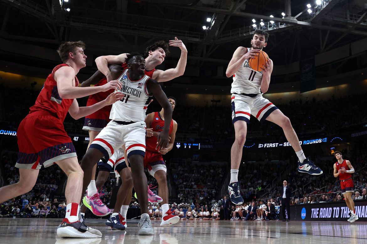 UConn Men’s Basketball Headed To Sweet 16 For First Time Since 2014 ...