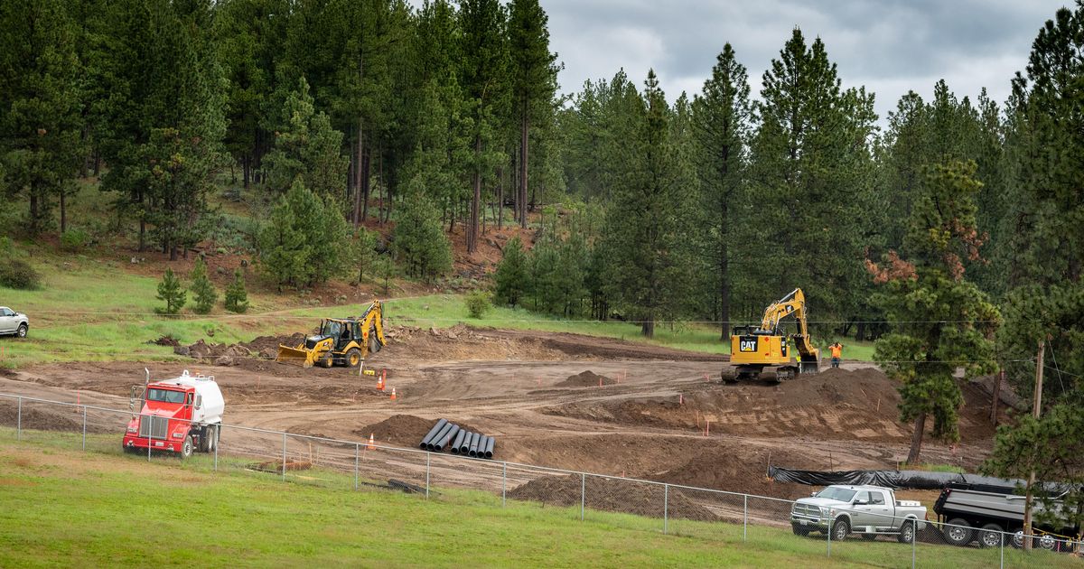 Phillips Creek Trailhead work begins: Pandemic slows work; volunteers ...