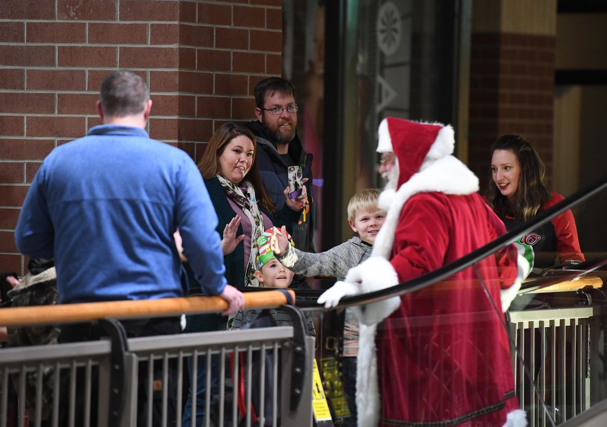 Santa Arrives At River Park Square - Nov. 19, 2018 | The Spokesman-Review