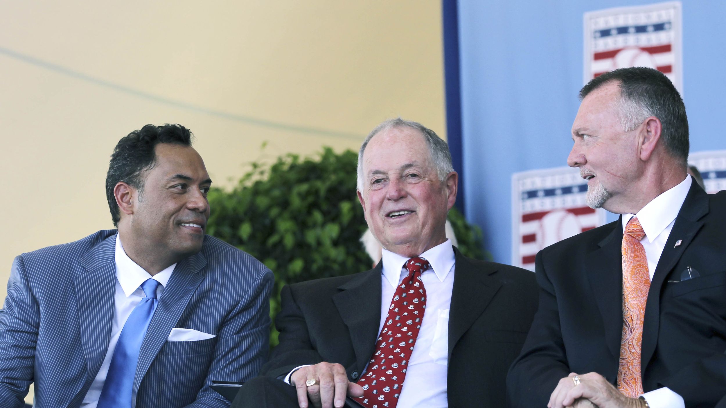 Blyleven and former Toronto Blue Jays infielder Alomar elected to