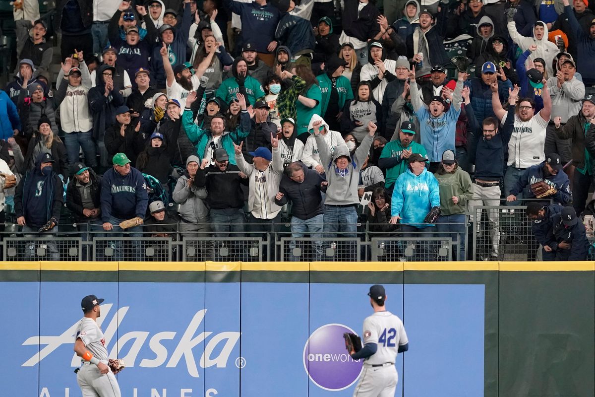 Commentary: Mariners and their fans show what Seattle baseball could be  like this season with energetic opening night win
