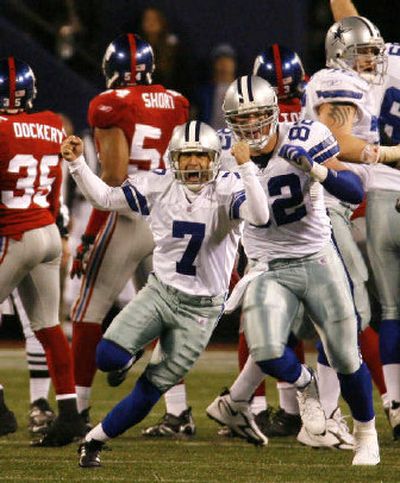 Dallas Cowboys Martin Gramatica and Jason Witten react after a 46 yard field  goal with 1 second left on the clock in the 4th quarter at Giants Stadium  in East Rutherford, New