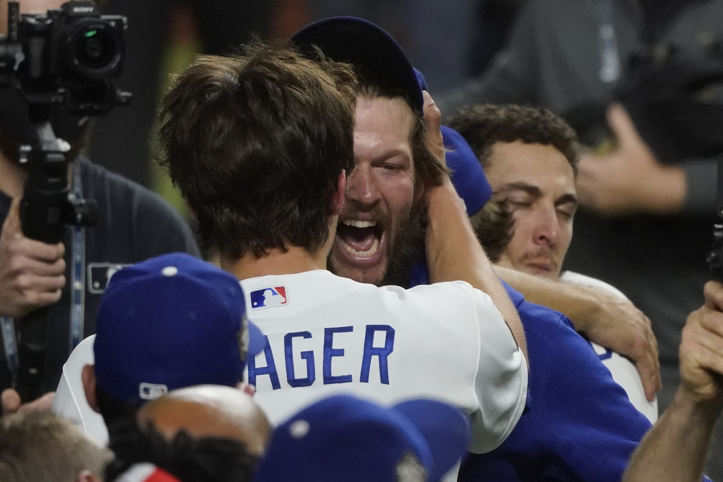 Best Betts: Dodgers win first World Series title since 1988