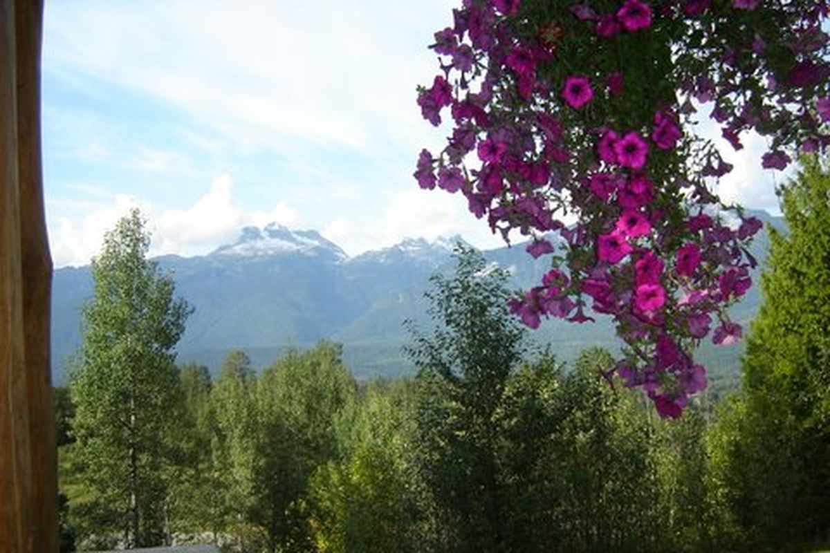 The Selkirk Mountain range can be breathtaking, as seen from Revelstoke, British Columbia. This image was taken at the Hillcrest Hotel.    (Carl Gidlund / Awayfinder Correspondent)