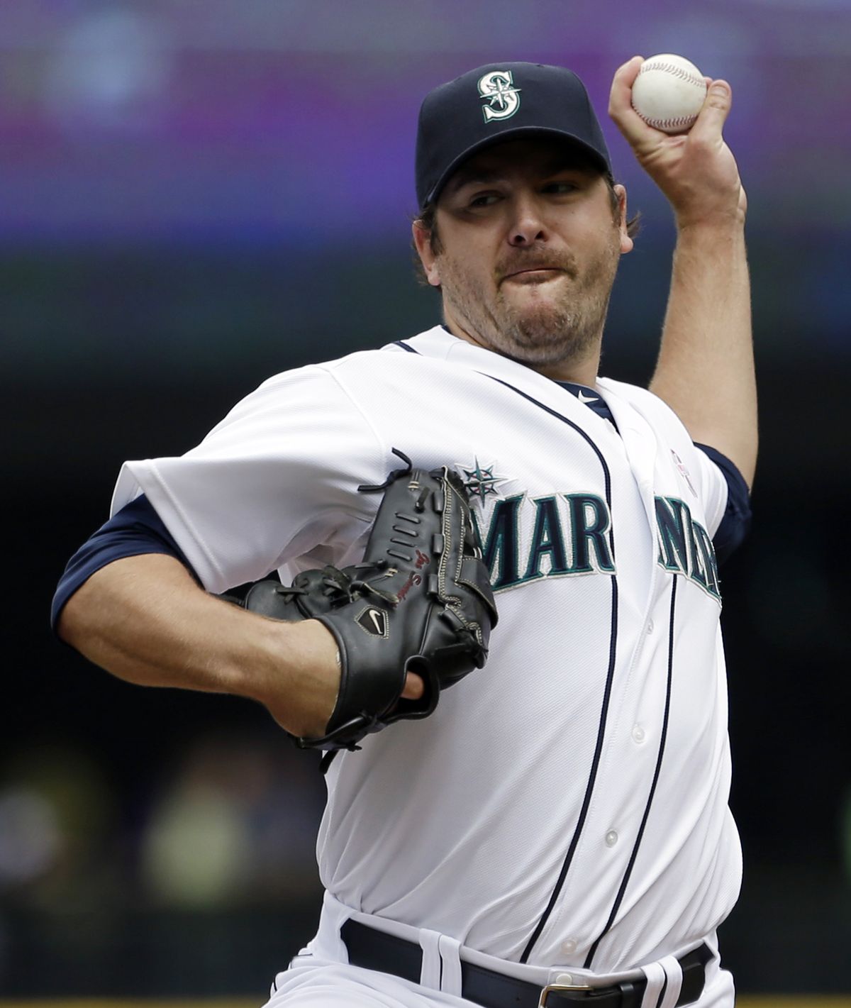 Seattle’s Joe Saunders improved to 3-0 with an ERA of 0.94 in four home starts this season. (Associated Press)