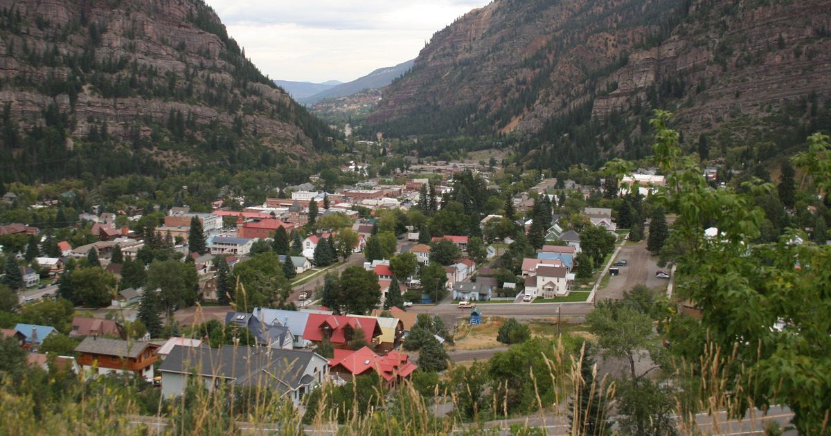 Colorado wildfires: Fire evacuates residents near Ouray in western Colorado