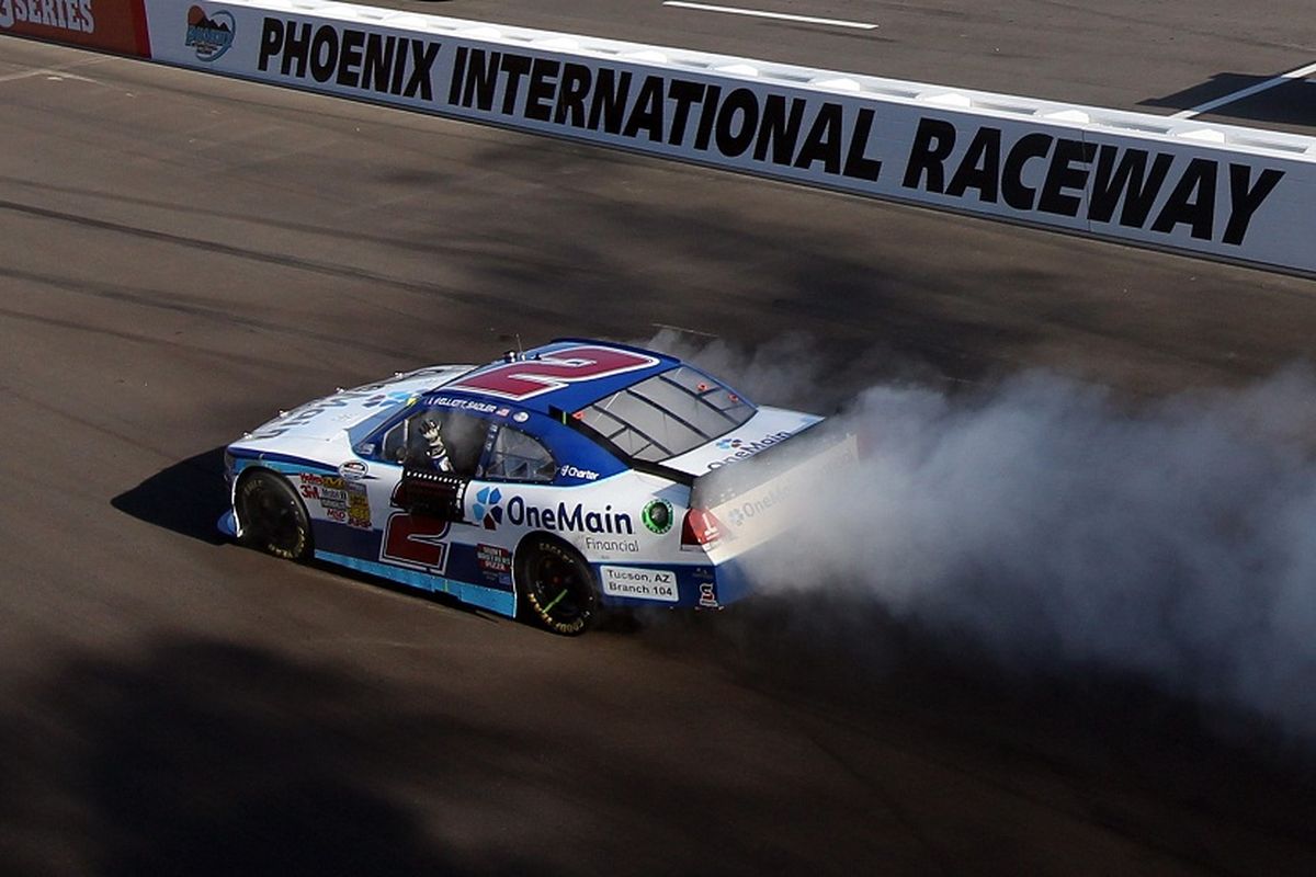 Elliott Sadler holds off Keselowski for Nationwide win at Phoenix The