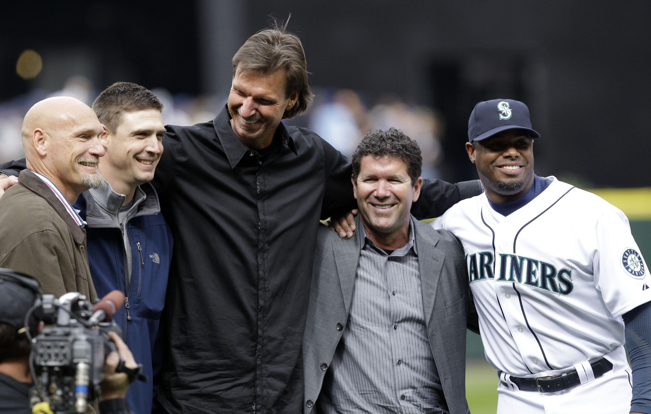 Seattle Mariners on X: RT @DiZTORDiD: When your son's favorite player is Edgar  Martinez, you make it a point to come out for #EdgarNight at the @Mariners  game. Lo… / X