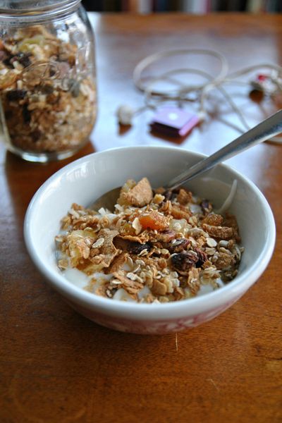 The granola mix makes a terrific gift, packed in Mason jars and tied with a ribbon. (File)