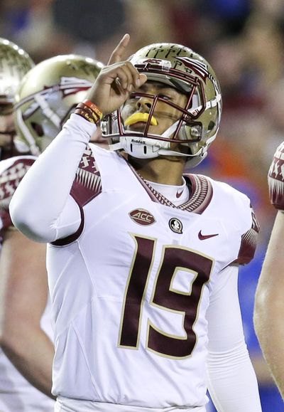 Florida State place kicker Roberto Aguayo has managed to outfit a personal entertainment system, including a home theater recliner, with bowl swag he has received.