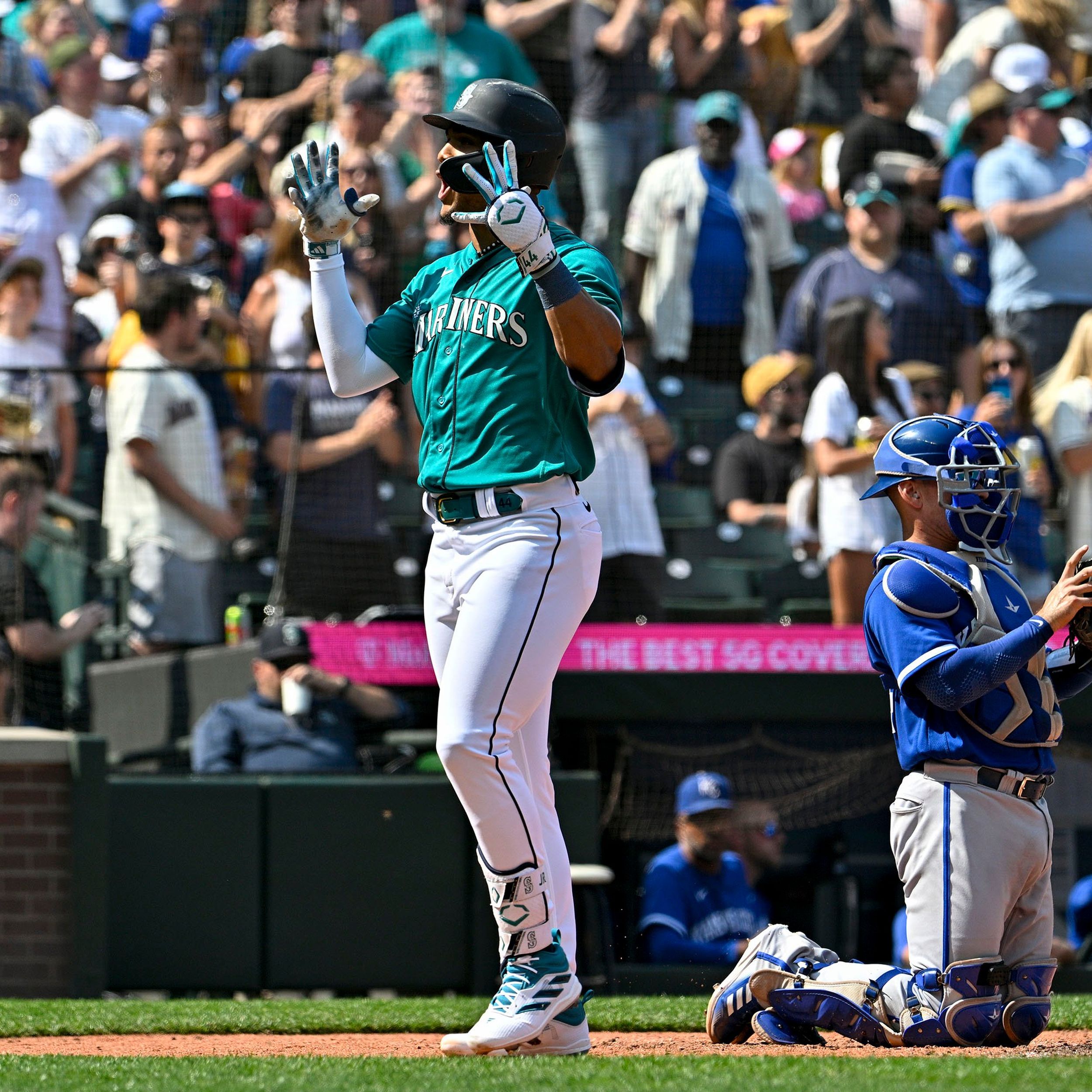 Seattle Mariners' Luis Castillo Reaches Career Milestone on Monday