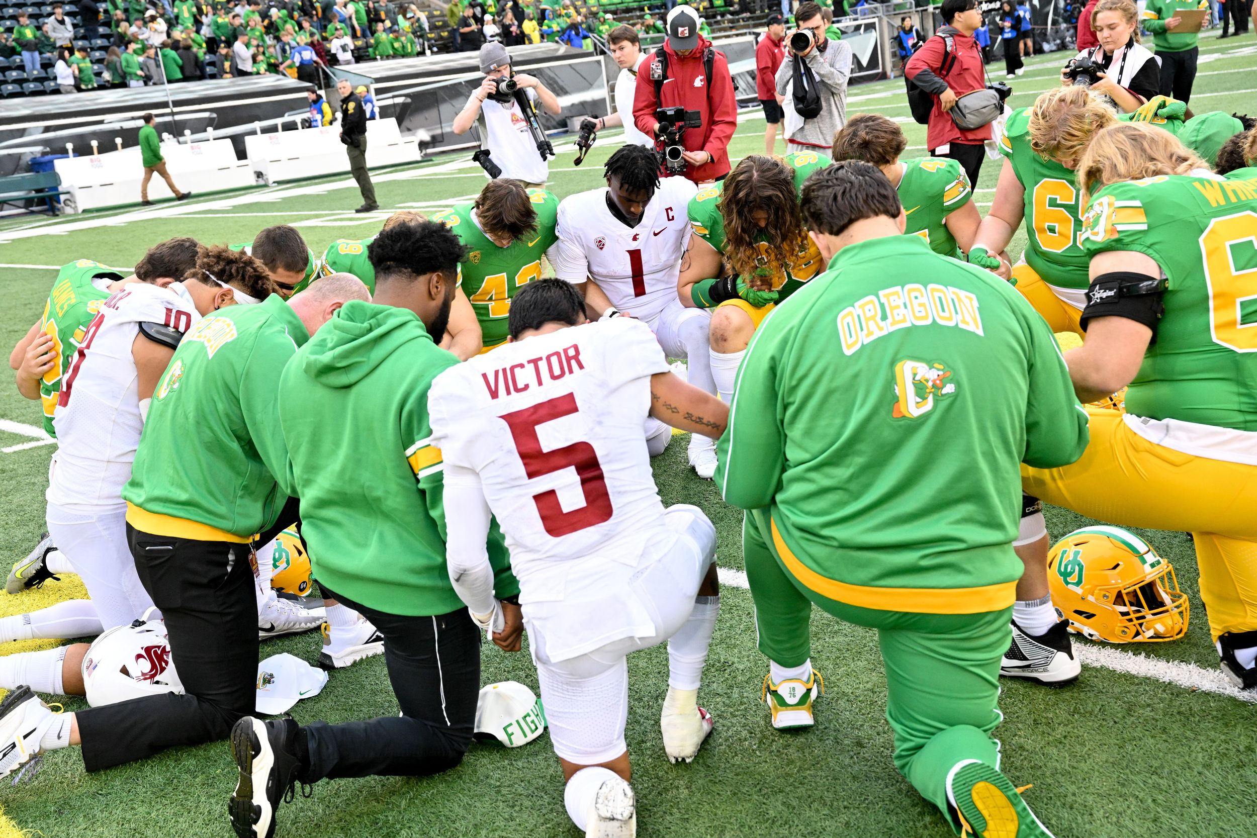 Emotional touchdown catch a highlight for Oregon tight end McCormick