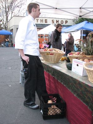 South Perry Pizza chef Chris Deitz shops at the farmers market on Nov. 11, 2010 (Pia Hallenberg)