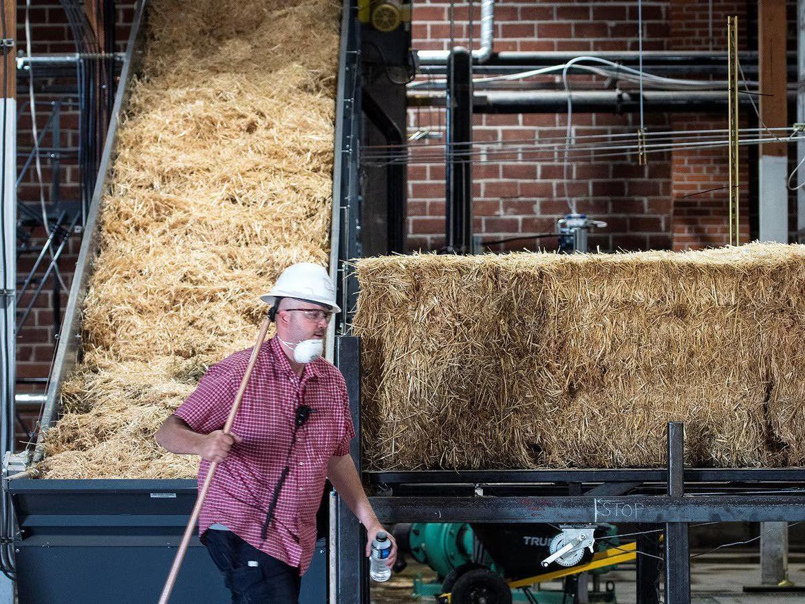 Like gold from straw Columbia Pulp plants promise to turn wheat straw into marketable product