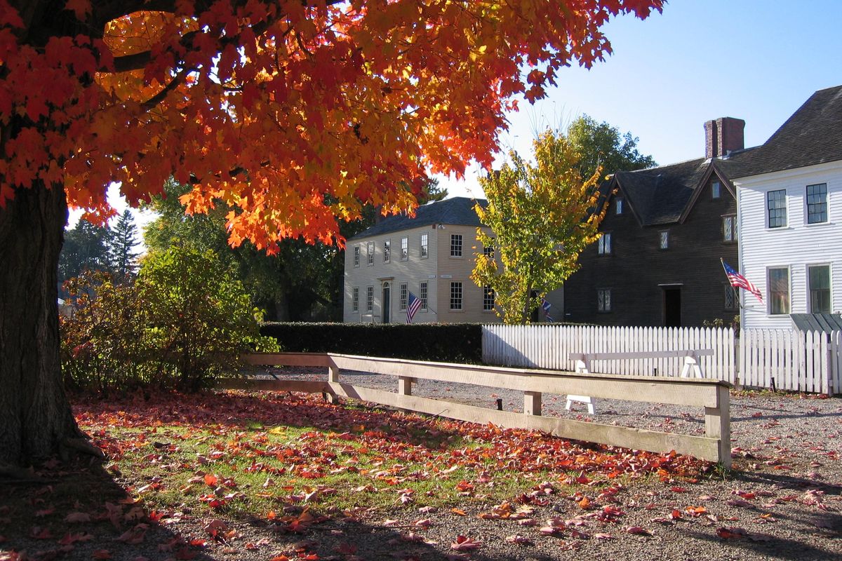 Fall foliage at the Strawbery Banke Museum (New Hampshire Div. of Travel and Tourism) (New Hampshire Div. of Travel and / TNS)