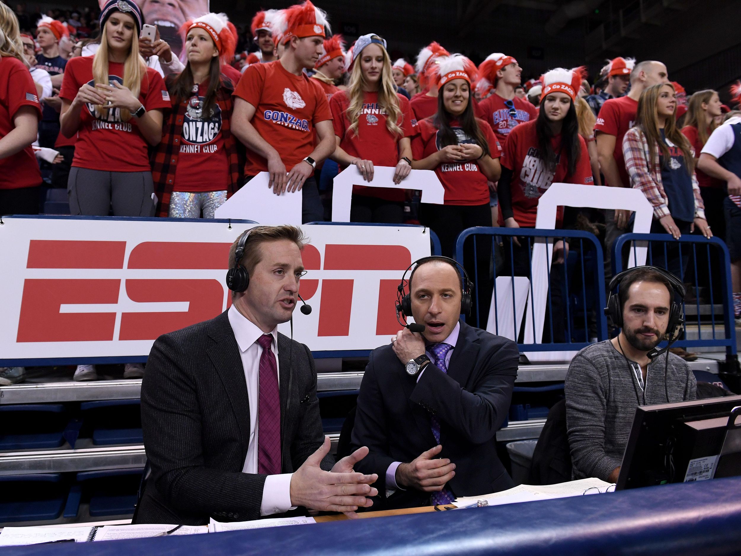 Tv Take Gonzaga S Unexpected Rout Of Saint Mary S Gives Espn Announcers Time To Debate Merits Of Zags Being No 1 The Spokesman Review