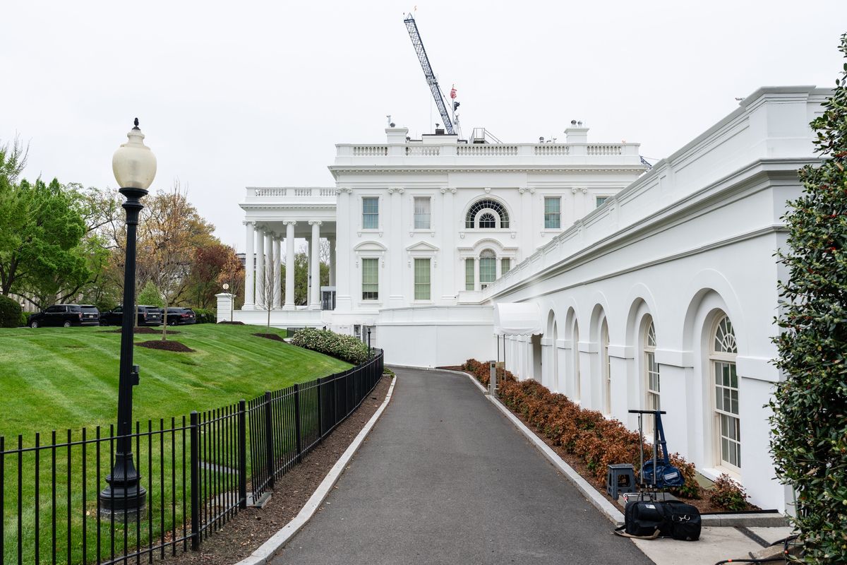 FILE -- A crane is visible at the site of the new ballroom at the White House in Washington on April 2, 2026. The Trump administration is seeking to strike a compromise with Anthropic after the Pentagon named the company a supply chain risk. (Eric Lee/The New York Times)  (ERIC LEE)