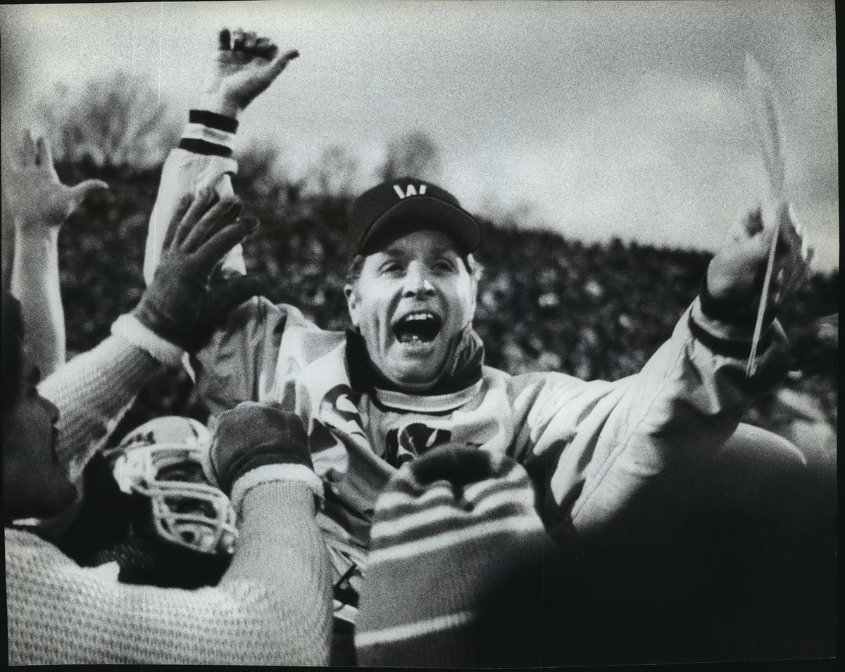 'Watch the drawwwww' Jim Walden recalls Oregon fans groaning as Rueben