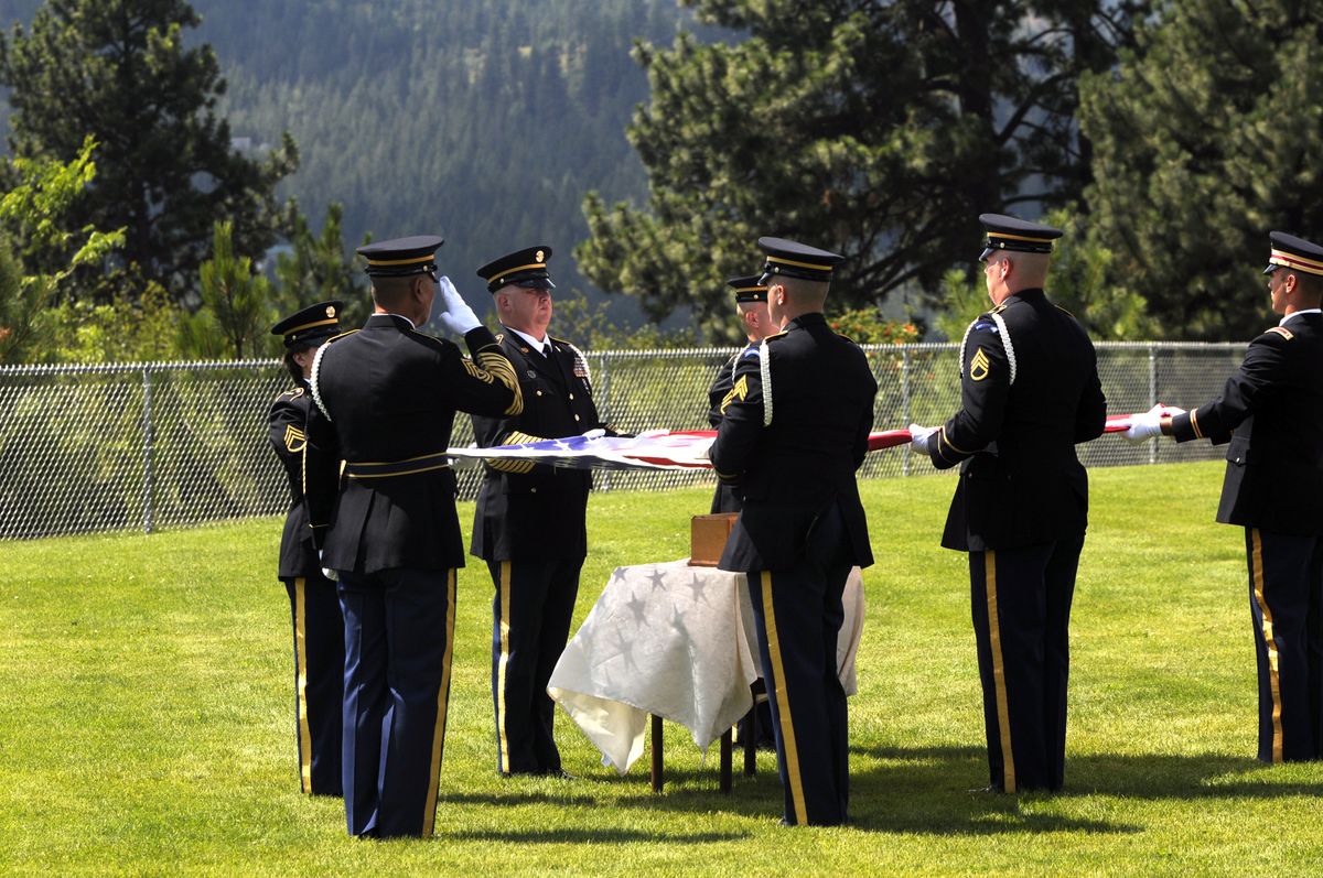 Remembering Vernon Baker July 31 2010 The Spokesman Review   Srx Baker Funeral 11 