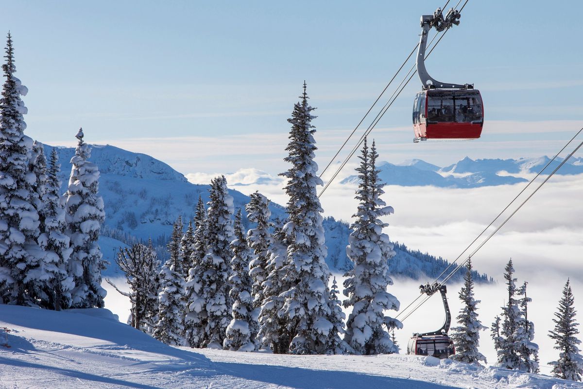 The Peak 2 gondola connects Whistler and Blackcomb mountains.  (Getty Images)