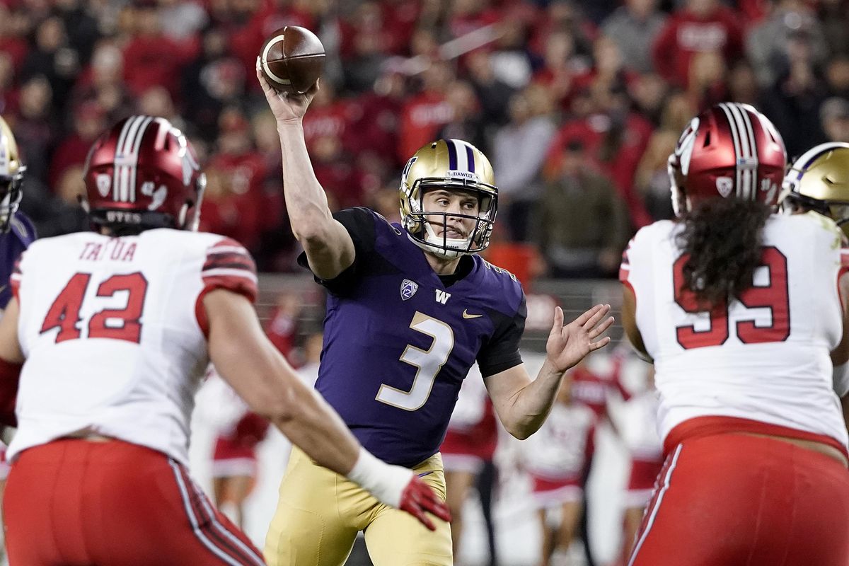 Washington quarterback Jake Browning (3) throws a pass against Utah during the first half of the Pac-12 Conference championship NCAA college football game in Santa Clara, Calif., Friday, Nov. 30, 2018. (Tony Avelar / AP)