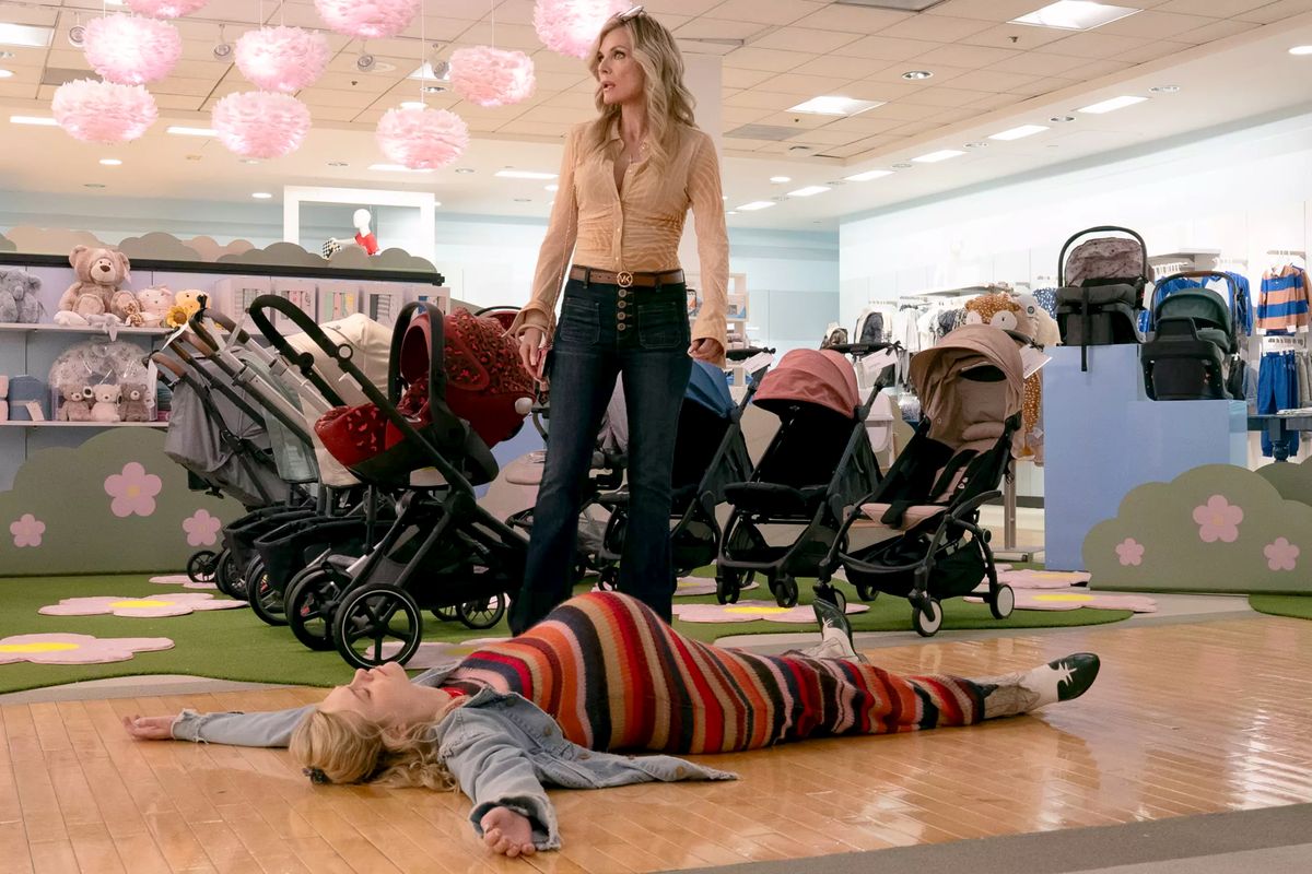 Michelle Pfeiffer and Elle Fanning in “Margo’s Got Money Troubles.” (Allyson Riggs/Apple/TNS)