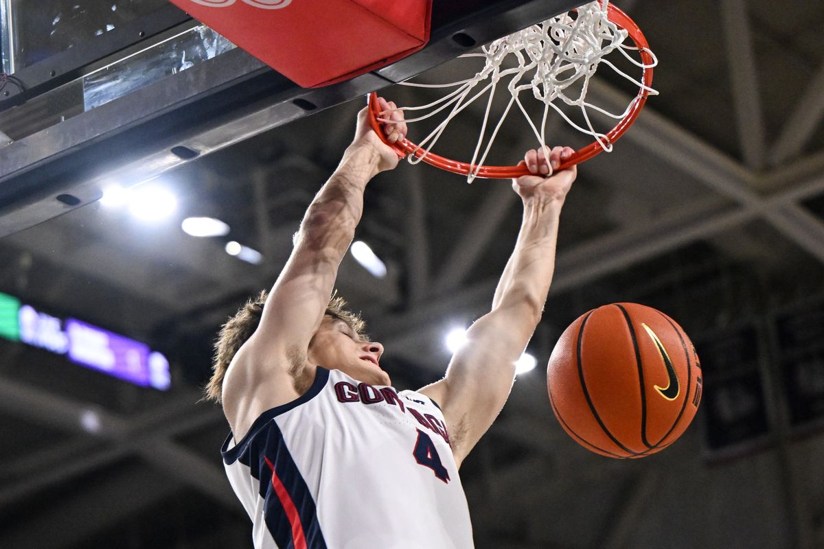 Gonzaga guard Davis Fogle dunks the ball against Washington State during a West Coast Conference game on Tuesday at McCarthey Athletic Center.  (Tyler Tjomsland/The Spokesman-Review)