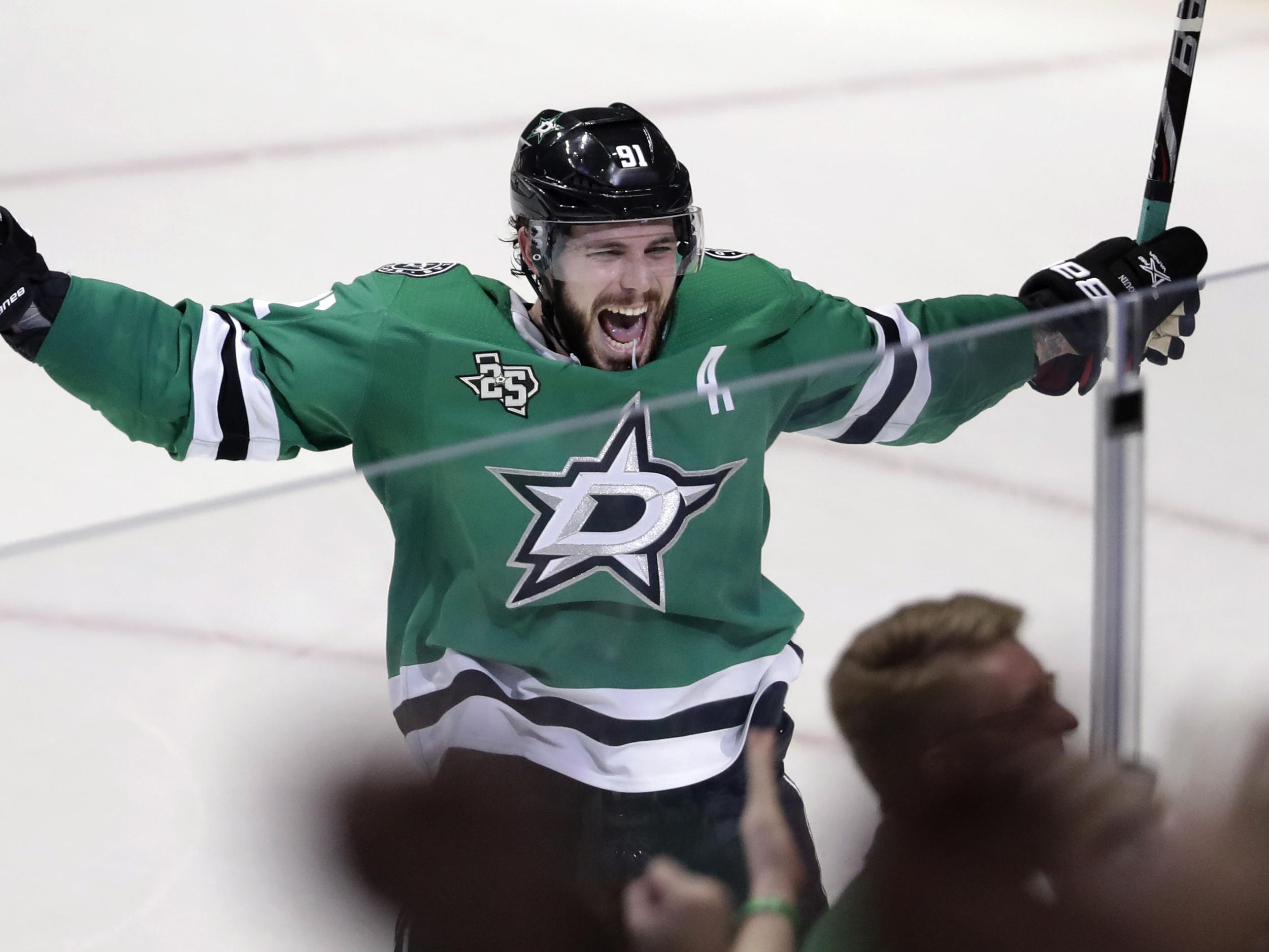 Stars Sign Seguin to Contract Extension #TopStory, #TylerSeguin