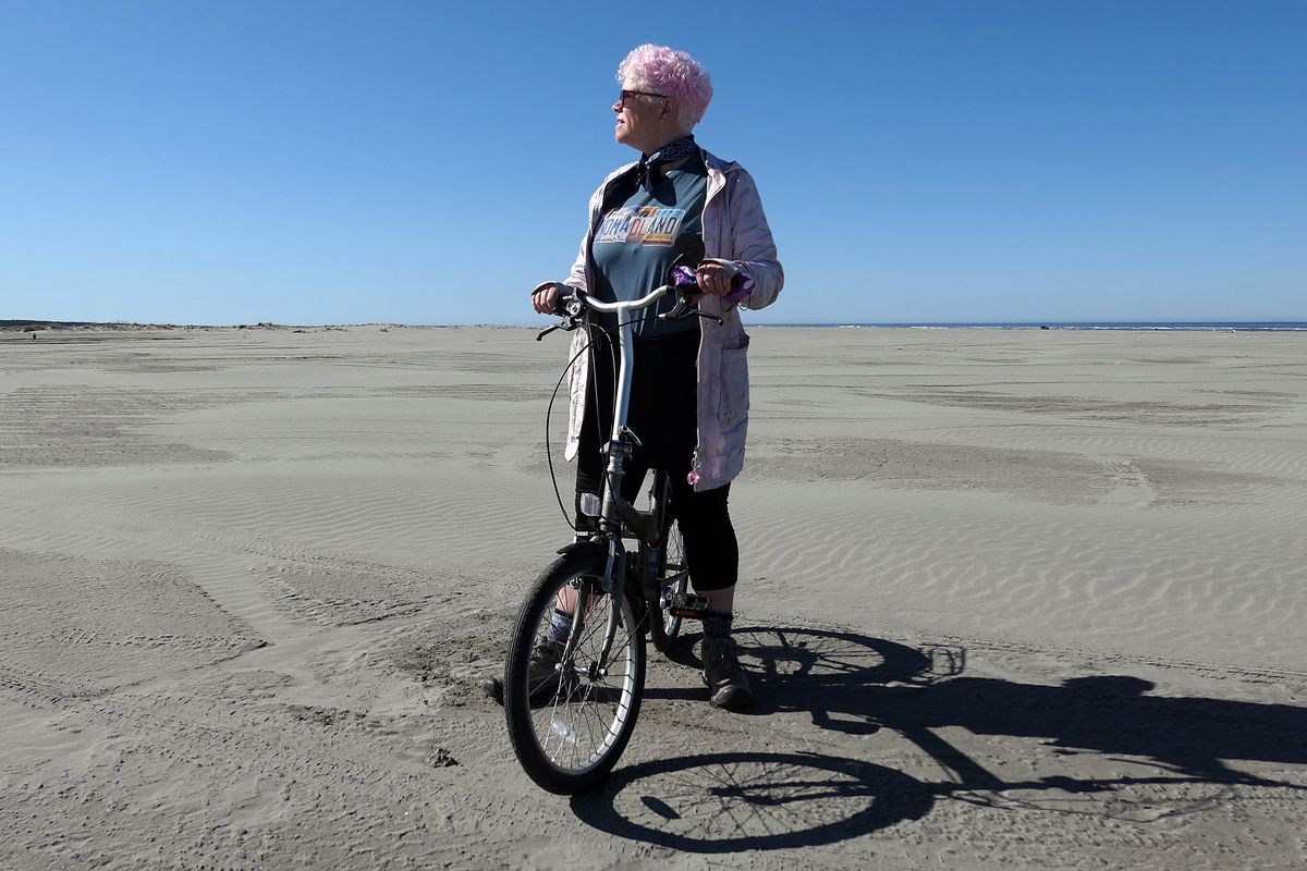 Leslie enjoys a ride on the broad strand at Grayland Beach State Park. (John Nelson)