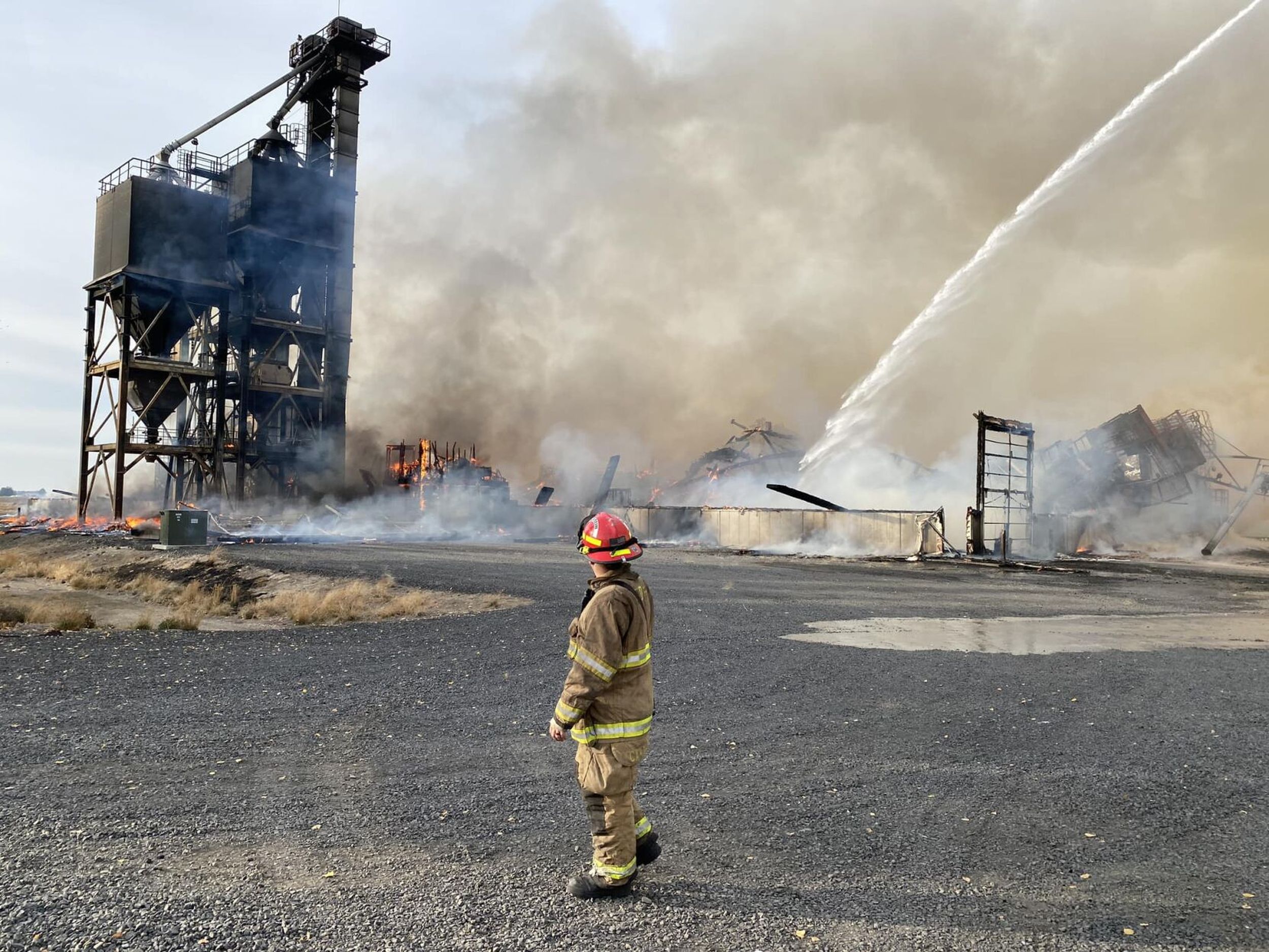 Shelter-in-place Order Lifted For Residents Near Fertilizer Plant Fire ...