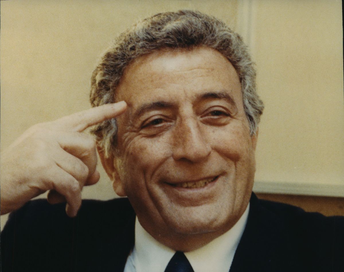 Tony Bennett, champion of the Great American Songbook, is dead at 96 ...