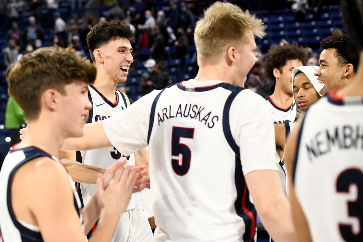 Chet Holmgren puts up rare stat line in debut with Gonzaga