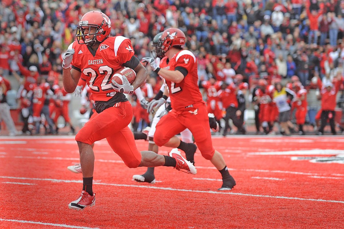 Former Eastern Washington RB Taiwan Jones keeps chugging along, hoping to  help lead Buffalo back to the Super Bowl