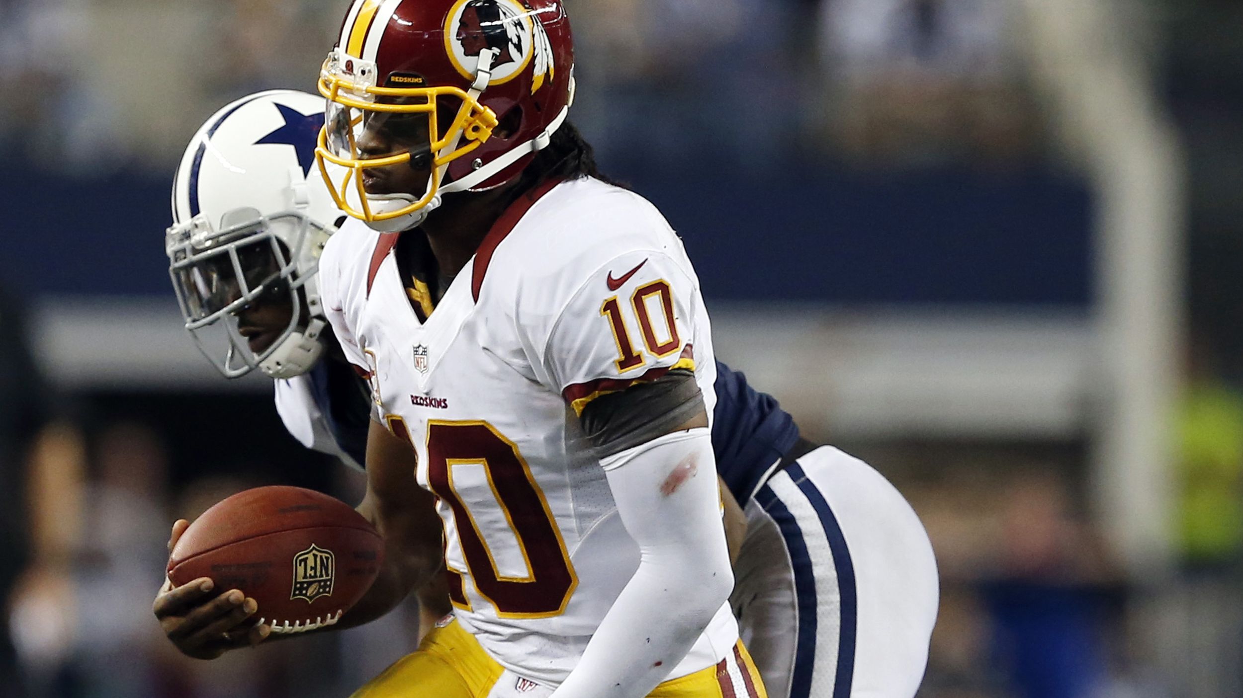 Griffin shines; Redskins hold off Cowboys 38-31