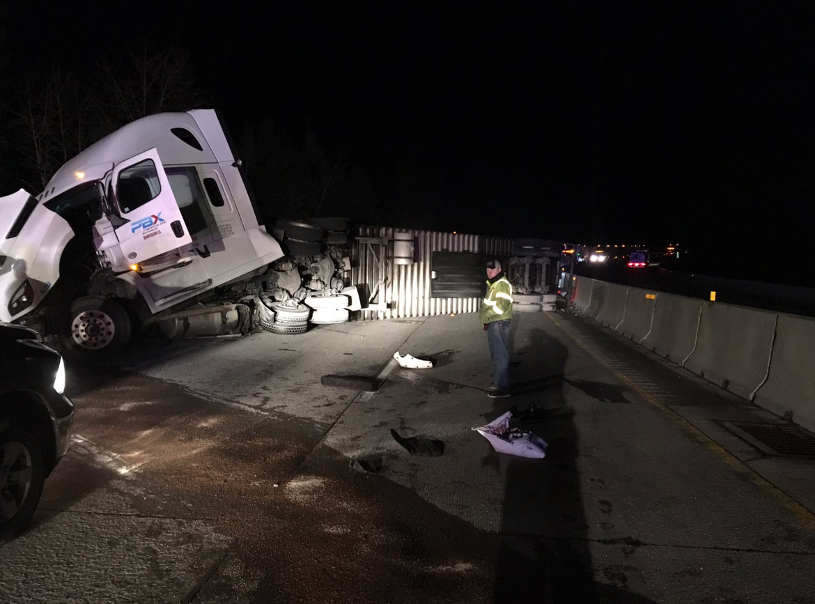All lanes of I90 near Lookout Pass reopened after semi truck crash