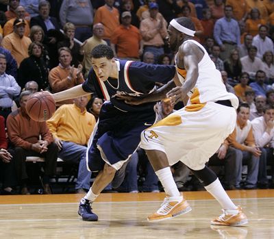 Gonzaga’s Austin Daye drives to the hole in the second half.  (Associated Press / The Spokesman-Review)