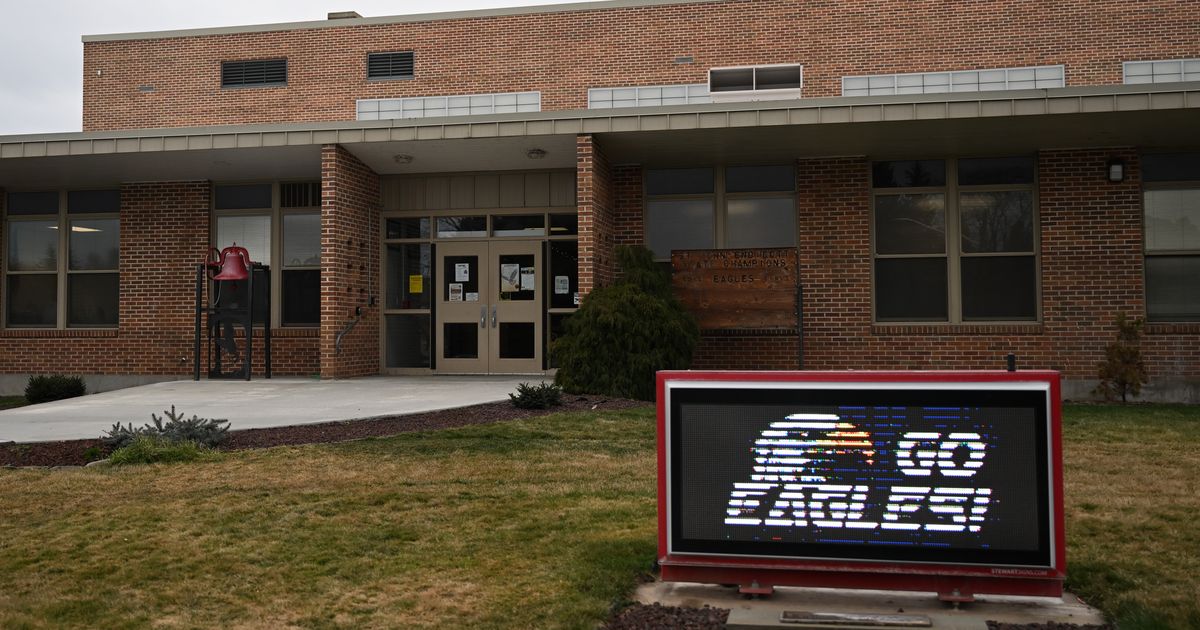 Former St. John teacher pleads guilty to having sex with teen