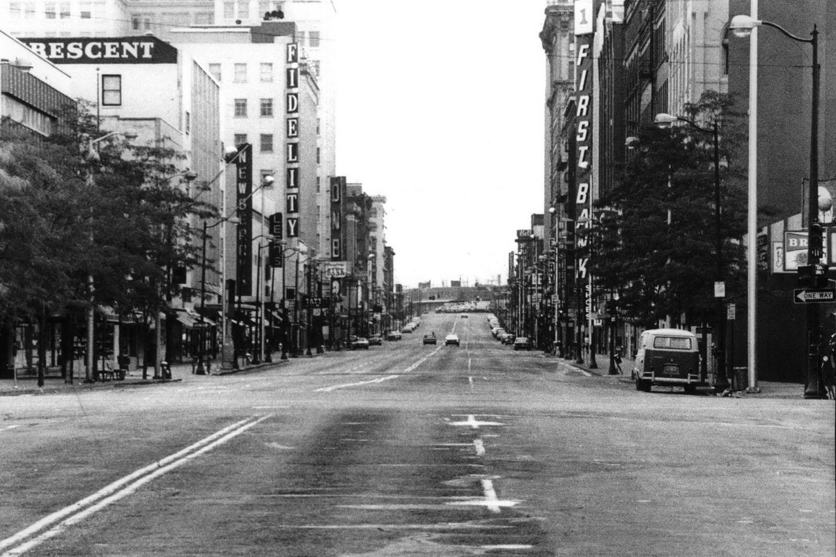 1973: Spokane’s Riverside Avenue is quiet on Labor Day. Signs for, from left, Fidelity Mutual, Old National Bank and First Bank stand out amidst the retail store signs for the Crescent, Newberry, Leeds, Bell Furniture and others. None of the banks exists today.  (THE SPOKESMAN-REVIEW PHOTO ARCHIVE)